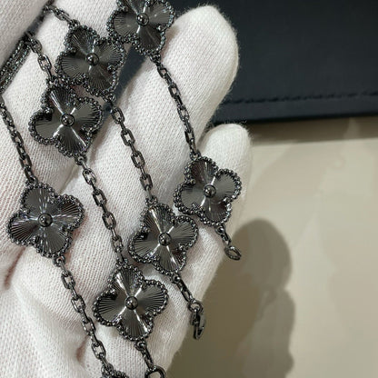 [LUXE]CLOVER 5 MOTIF BLACK BRACELET