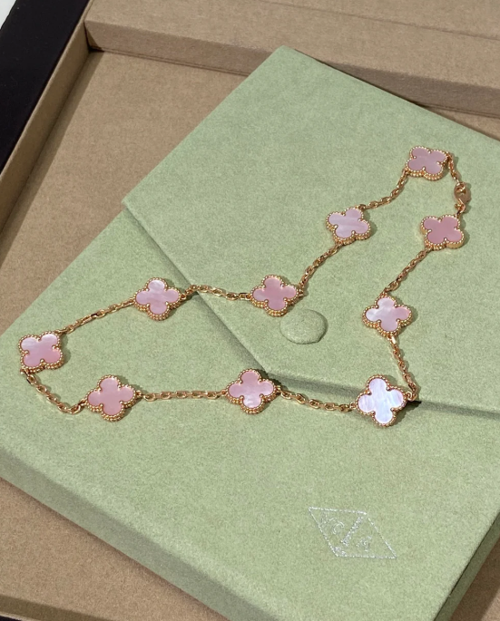 [LUXE Jewellery] Pink Necklace with Ten Clover Designs