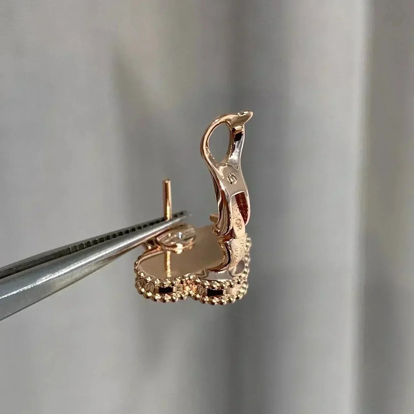 [LUXE]CLOVER MEDIUM 1 MOTIFS  PINK MOP DIAMOND EARRINGS