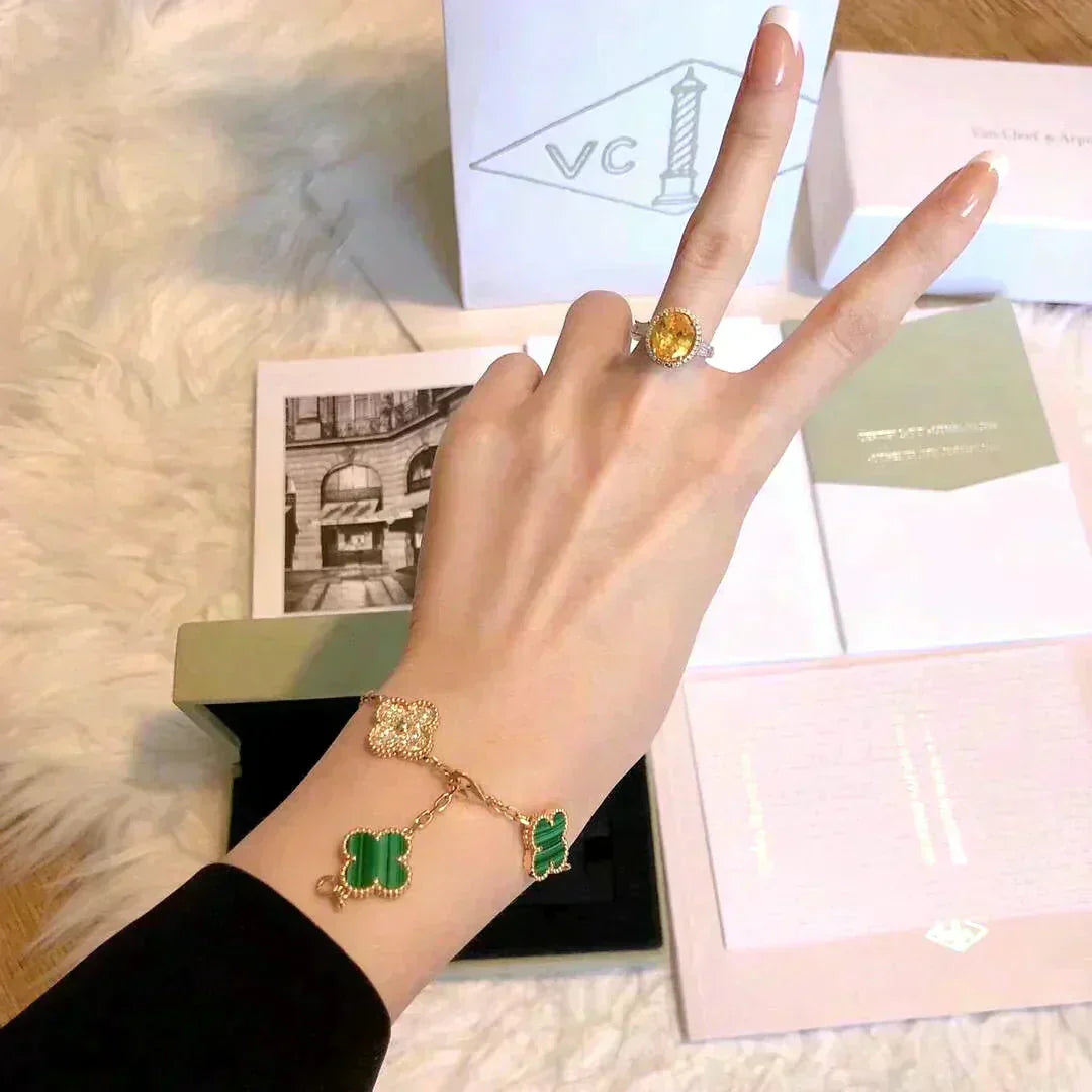 [LUXE] CLOVER 5 MOTIF MALACHITE BRACELET COLLECTION