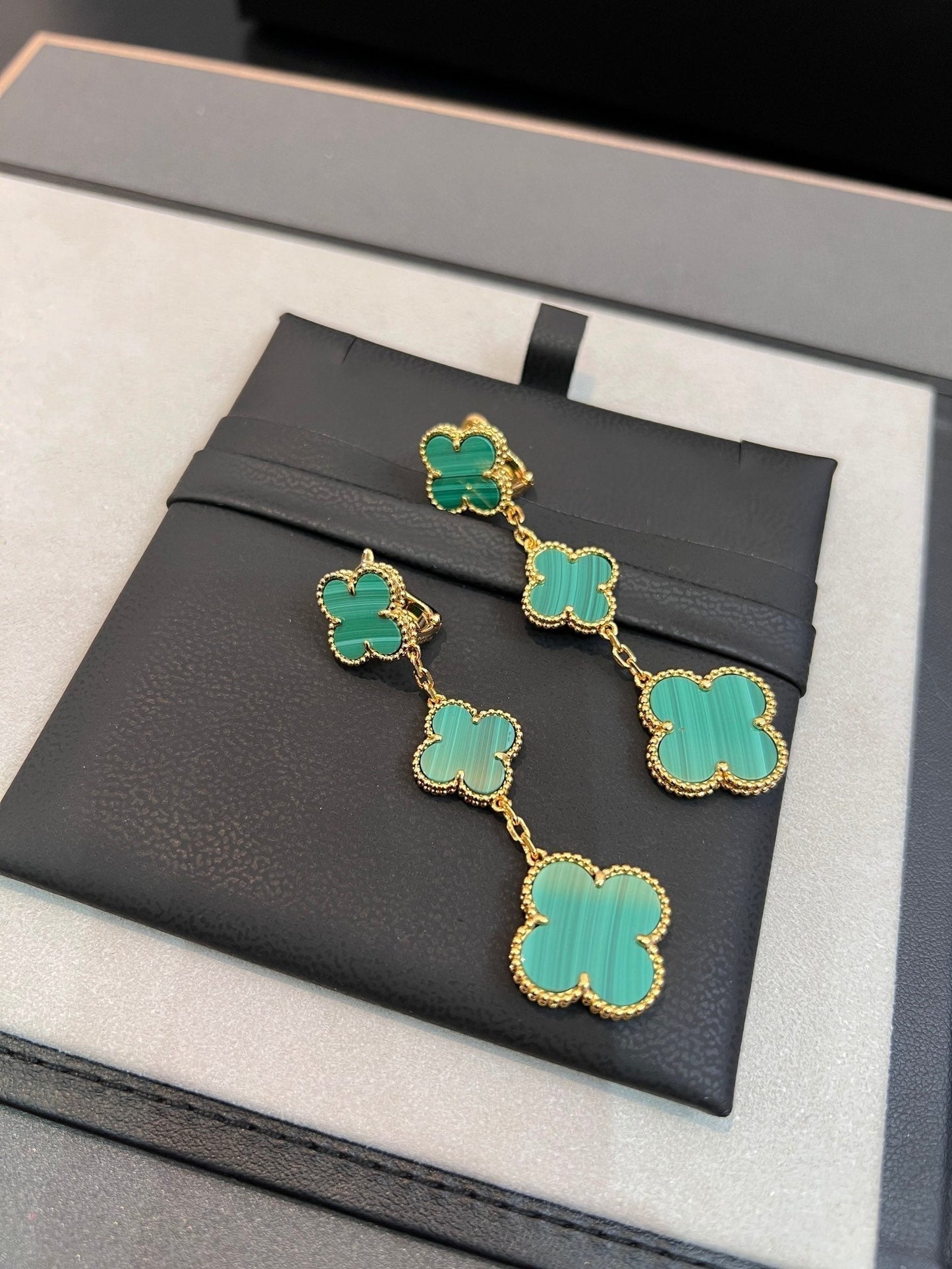 [LUXE]CLOVER MALACHITE 3 MOTIFS GOLD