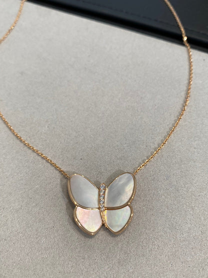 [LUXE]BUTTERFLY GOLD MOP DIAMOND NECKLACE