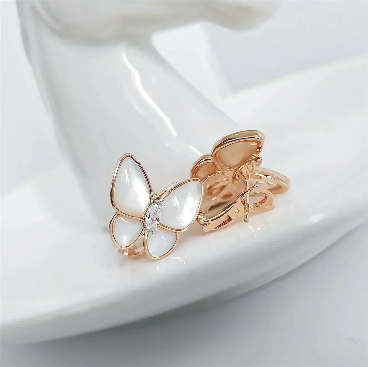 [LUXE]BUTTERFLY MOP DIAMOND EARRINGS