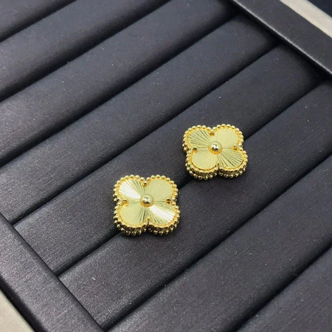 [LUXE]CLOVER MINI 9.5MM LASER EARRINGS