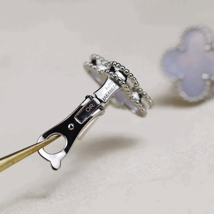 [LUXE]CLOVER MEDIUM 1 MOTIFS  WHITE MOP EARRINGS SILVER