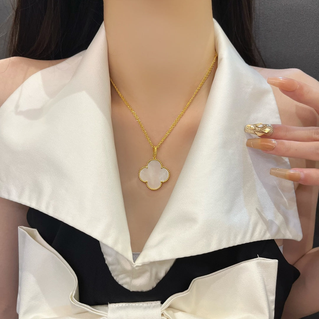[LUXE]CLOVER 25MM MOP LARGE PENDANT NECKLACE