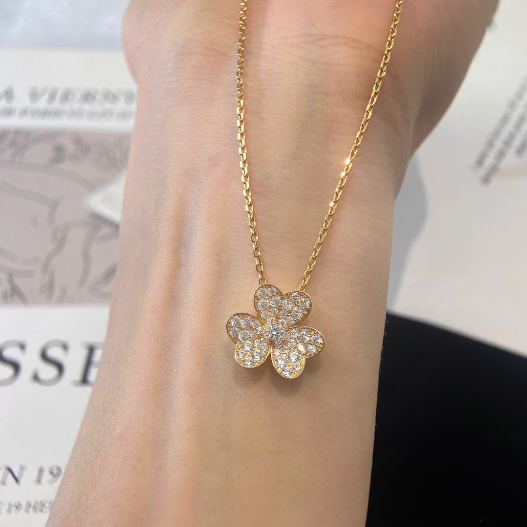 [LUXE]FLOWER DIAMOND NECKLACE