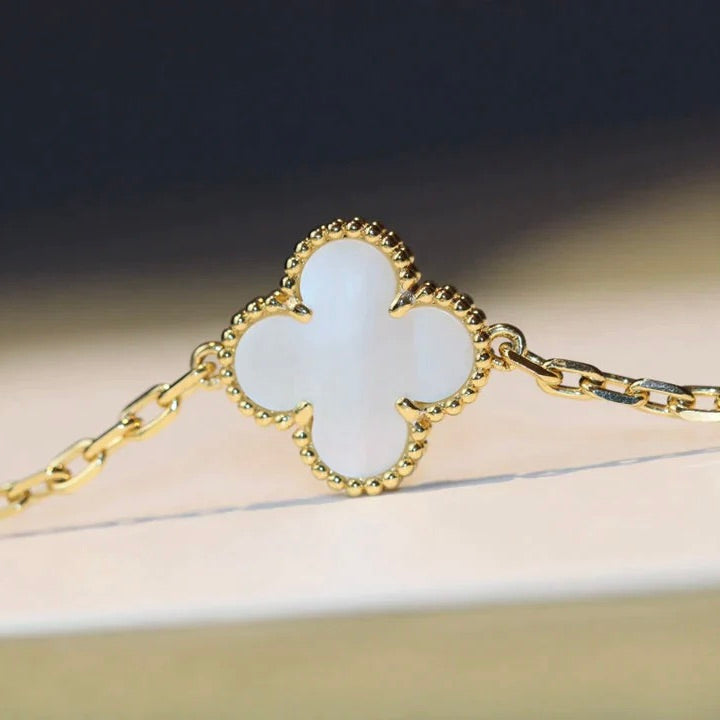 [LUXE]CLOVER 20 MOTIFS WHITE MOP NECKLACE
