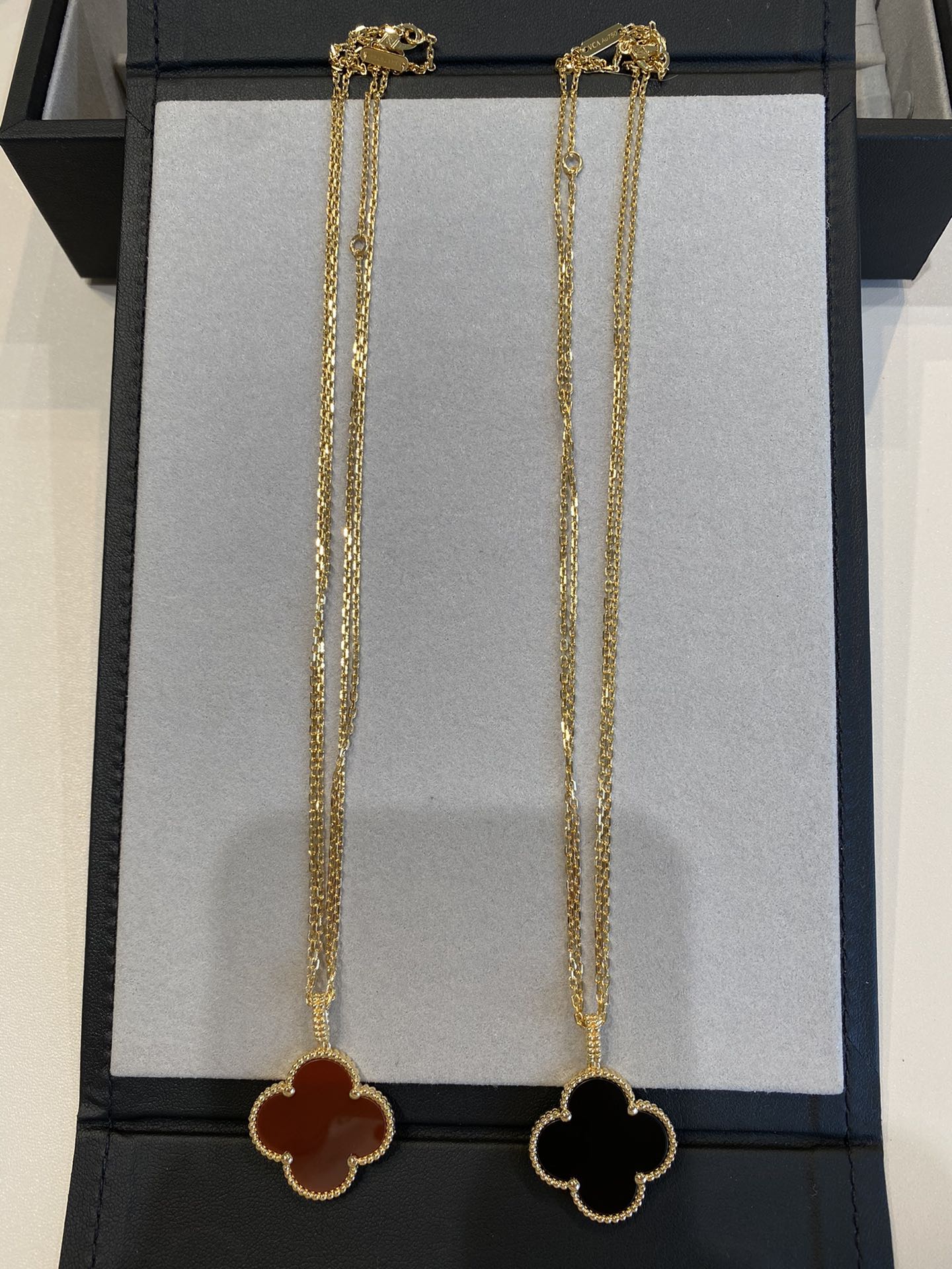 [LUXE]CLOVER 25MM NECKLACE GOLD CARNELIAN