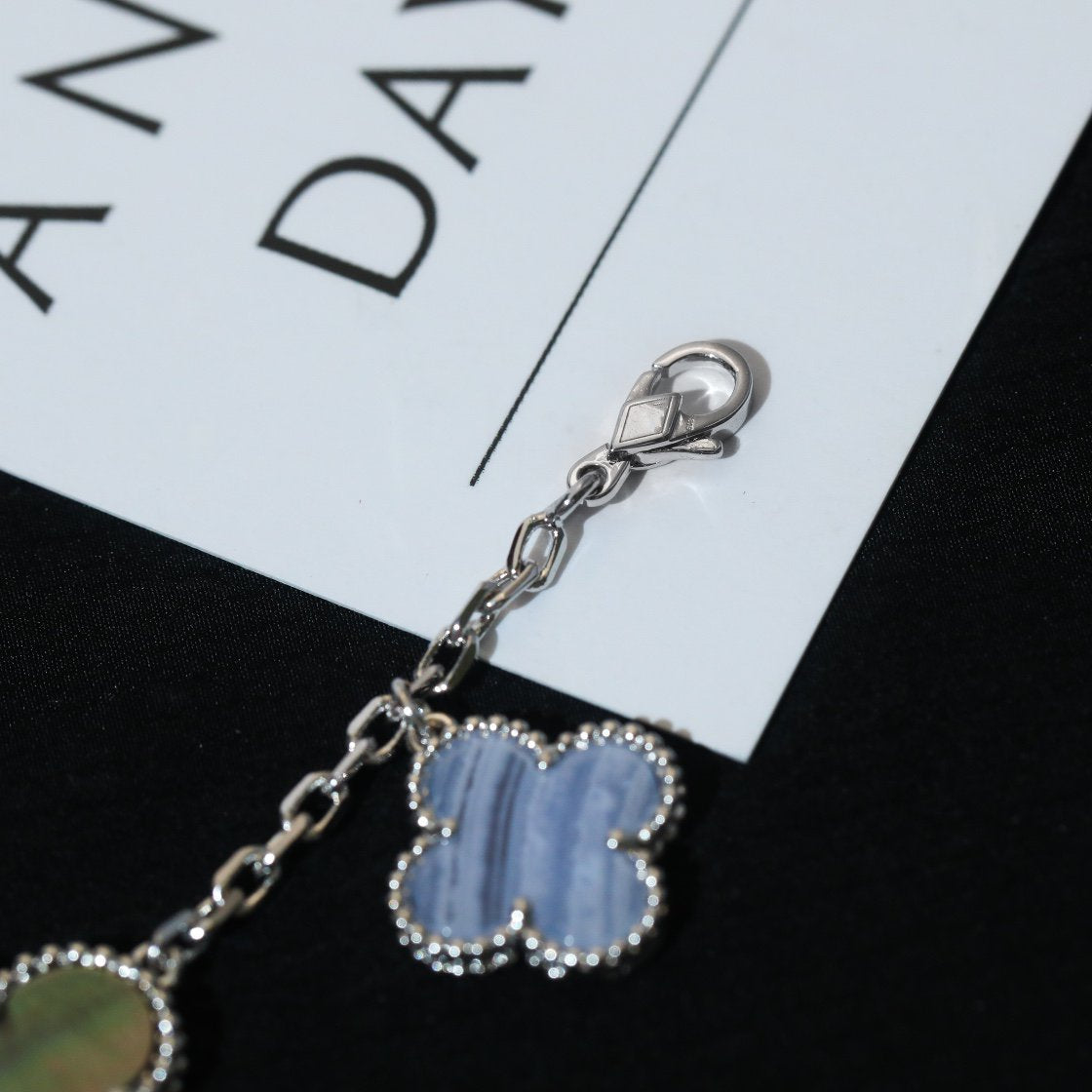 [LUXE]CLOVER BRACELET 5 MOTIFS MOP CHALCEDONY SILVER