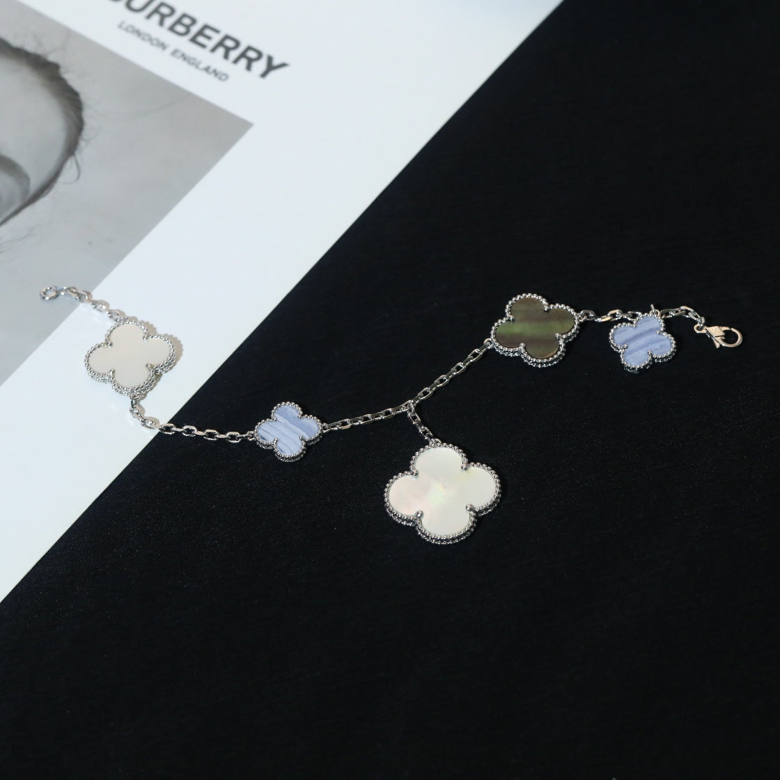 [LUXE]CLOVER BRACELET 5 MOTIFS MOP CHALCEDONY SILVER