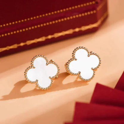 [LUXE]CLOVER MEDIUM 1 MOTIFS  WHITE MOP STUD EARRINGS