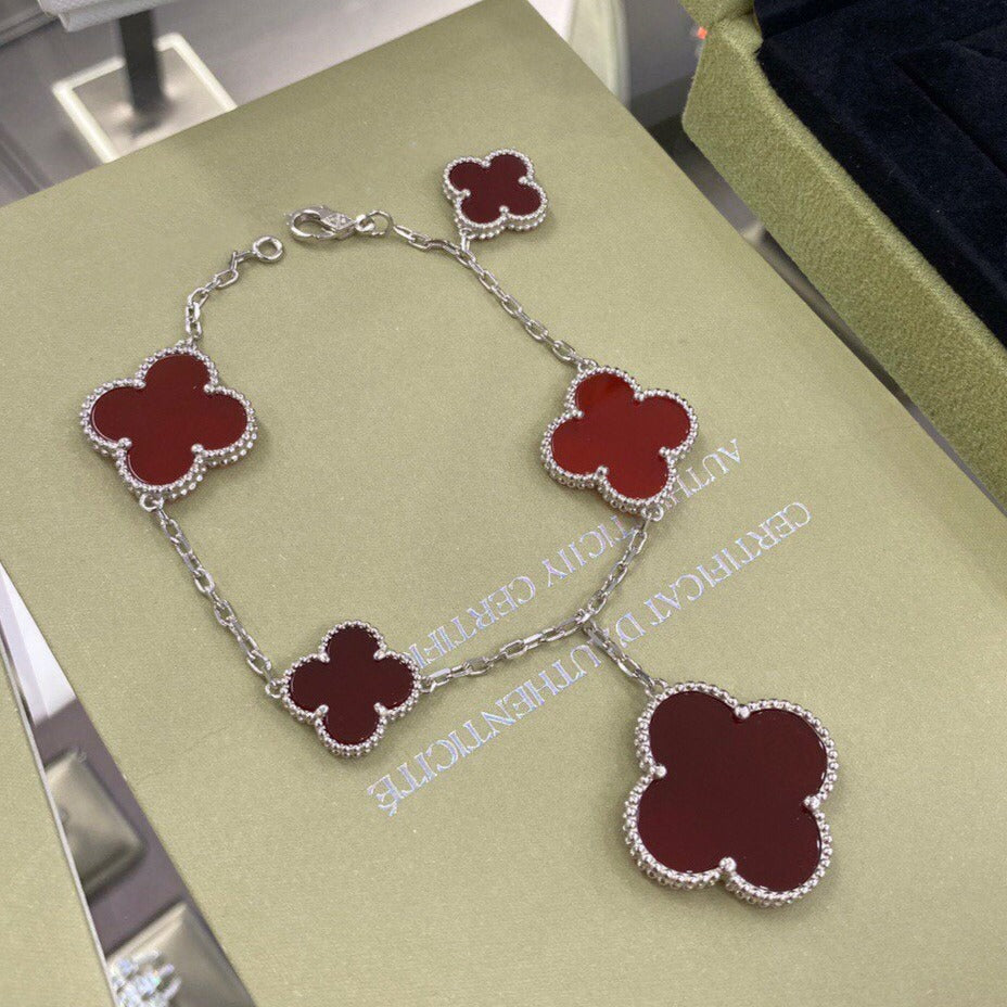 [LUXE]CLOVER 5 MOTIFS SIVLER CARNELIAN BRACELET