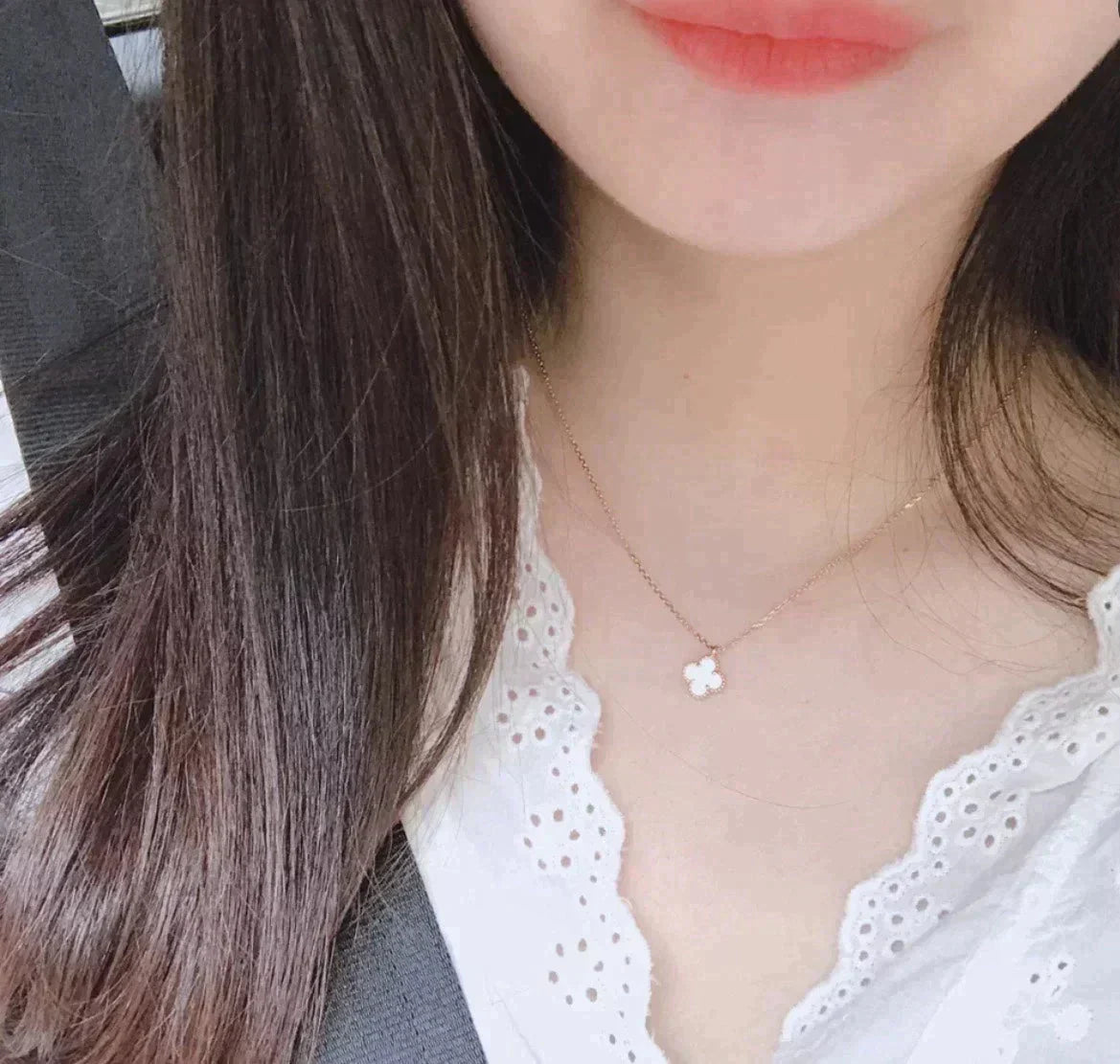 [LUXE]CLOVER MINI 9.5MM WHITE MOTHER-OF-PEARL NECKLACE