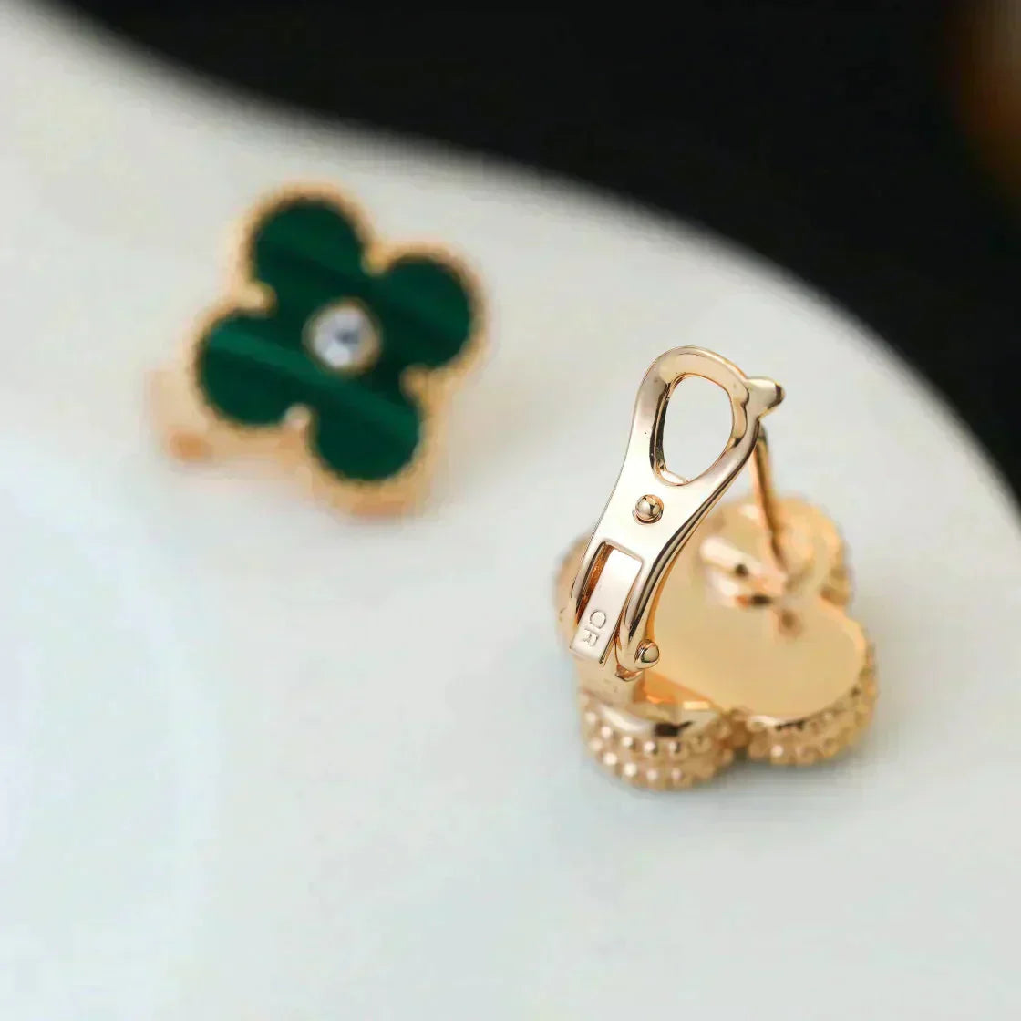 [LUXE]CLOVER MEDIUM 1 MOTIFS MALACHITE DIAMOND EARRINGS