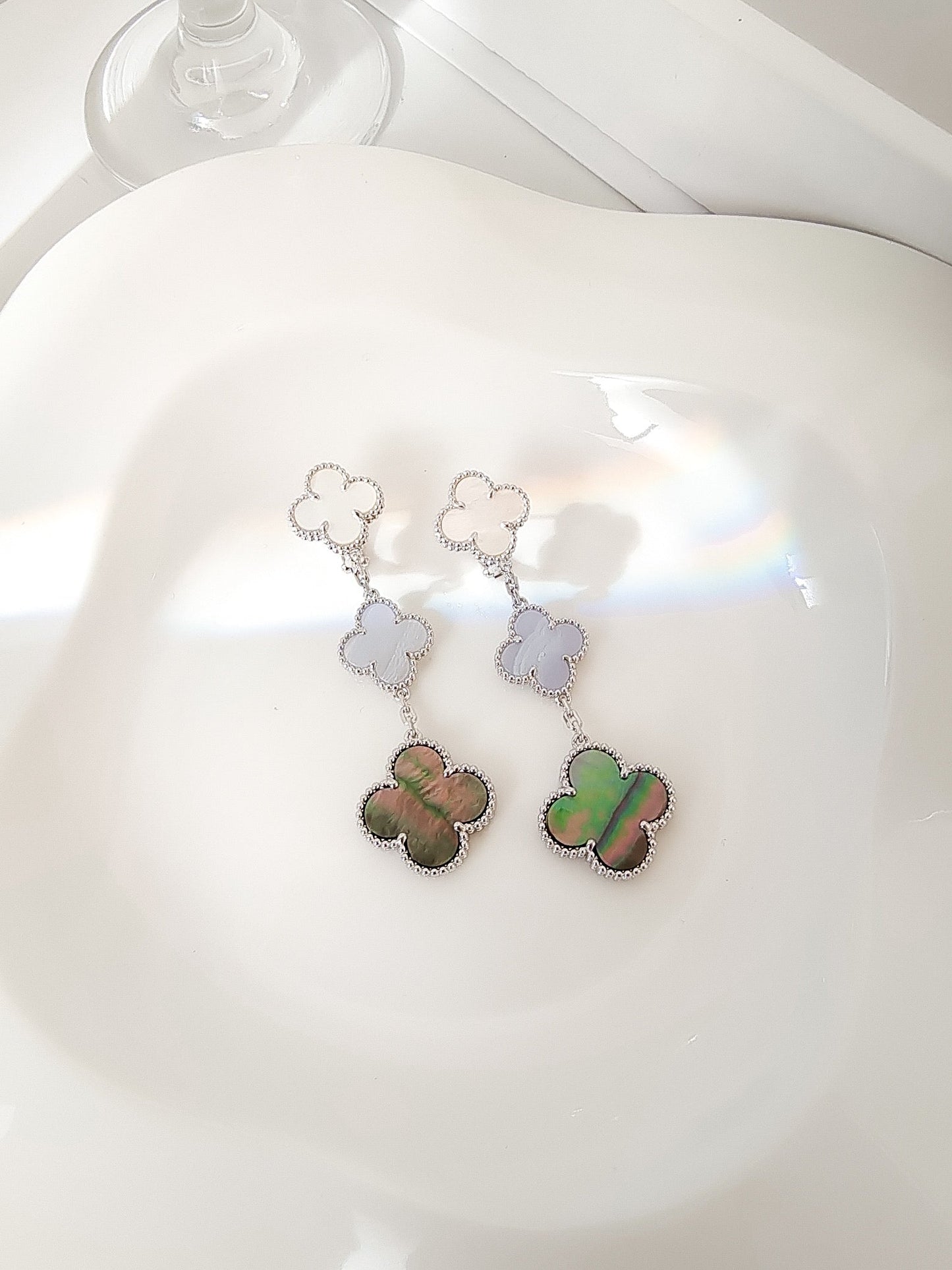 [LUXE]CLOVER 3 MOTIFS CHALCEDONY DARK MOP SILVER EARRINGS