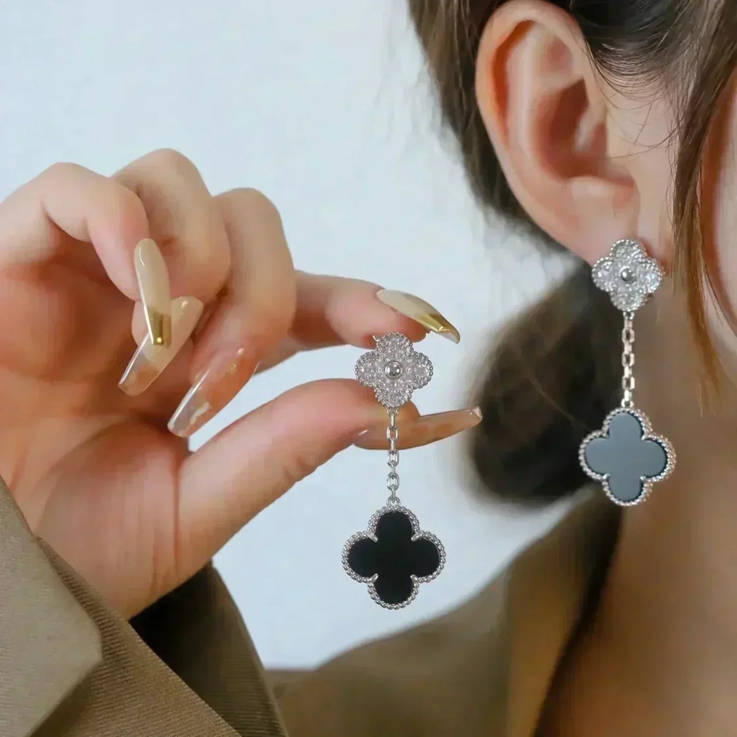 [LUXE]CLOVER 2 MOTIFS  DIAMOND ONYX EARRINGS SILVER