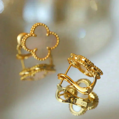 [LUXE]CLOVER MEDIUM 1 MOTIFS  WHITE MOP STUD EARRINGS