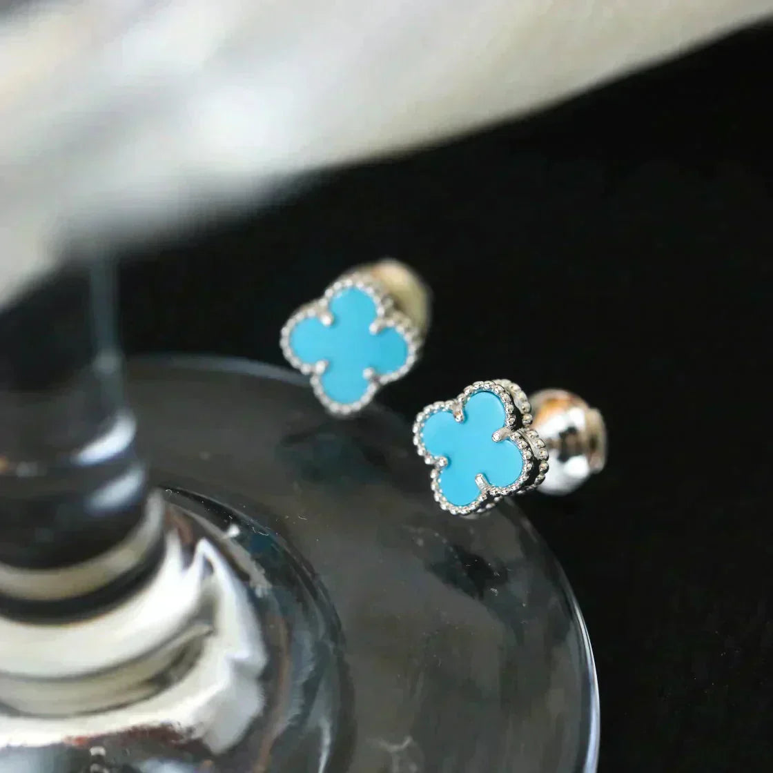 [LUXE]CLOVER MINI 9.5MM ONYX STUD EARRINGS SILVER