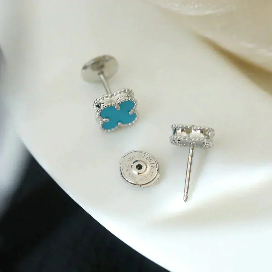 [LUXE]CLOVER MINI 9.5MM ONYX STUD EARRINGS SILVER