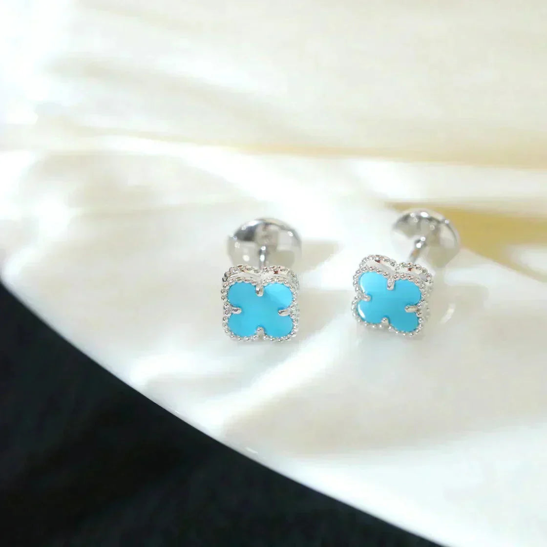 [LUXE]CLOVER MINI 9.5MM ONYX STUD EARRINGS SILVER