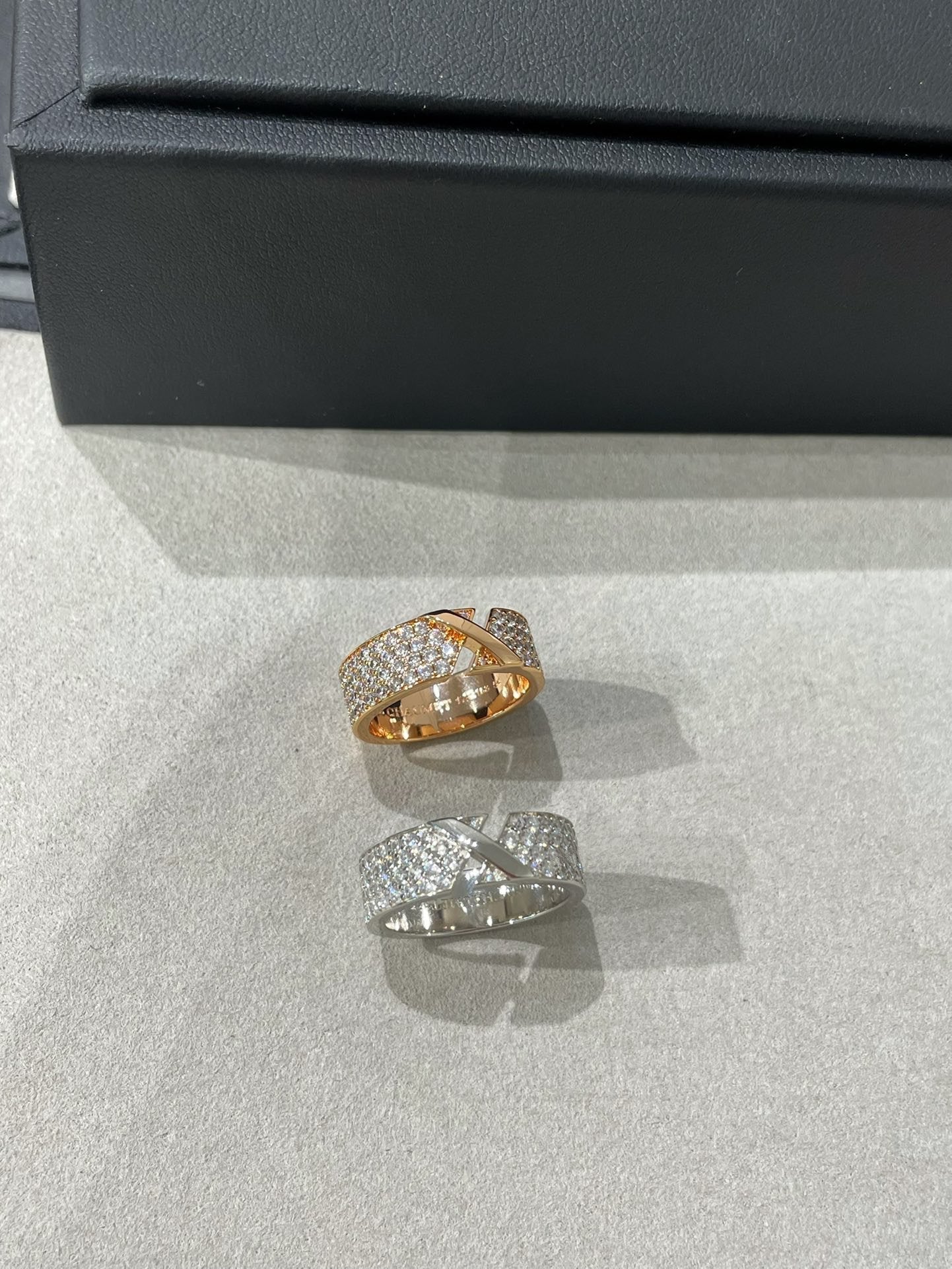 [LUXE]LIENS EVIDENCE  DIAMOND PAVED RING