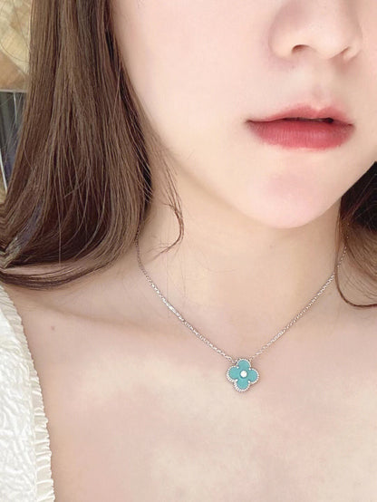 [LUXE]CLOVER 1 DIAMOND LIGHT BLUE SILVER NECKLACE