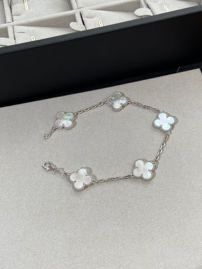 [LUXE]CLOVER WHITE PEARL MOP 5 MOTIF BRACELET COLLECTION