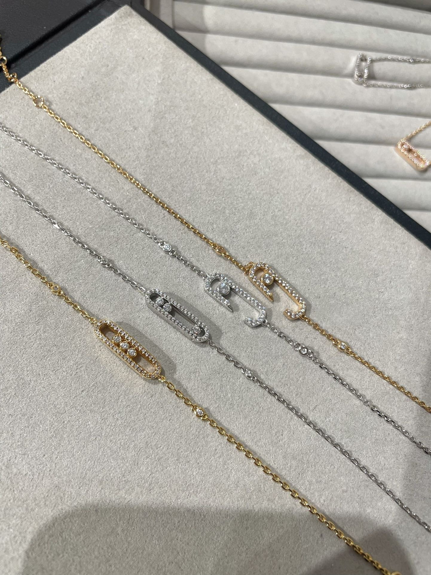 [LUXE]BABY MOVE DIAMOND BRACELET