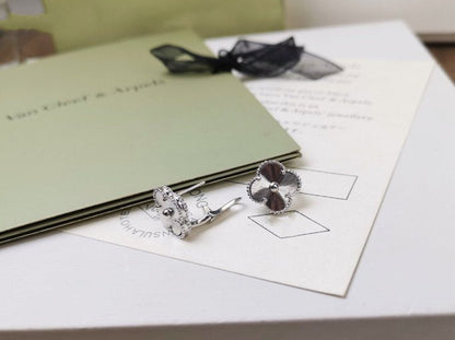 [LUXE]CLOVER MEDIUM STUD EARRINGS