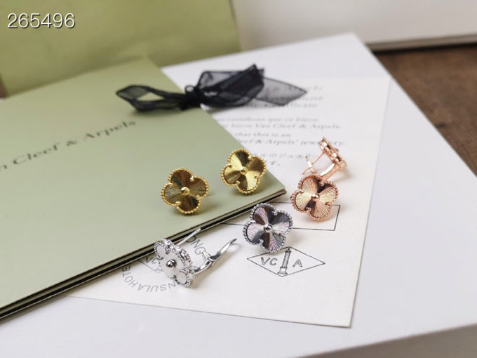 [LUXE]CLOVER MEDIUM STUD EARRINGS