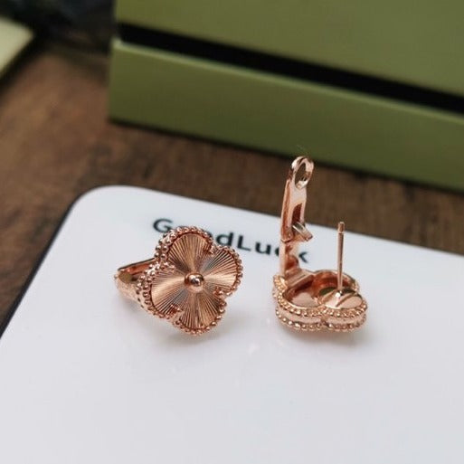 [LUXE]CLOVER MEDIUM STUD EARRINGS
