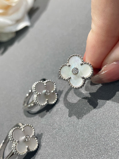 [LUXE]CLOVER SILVER MOP DIAMOND RING