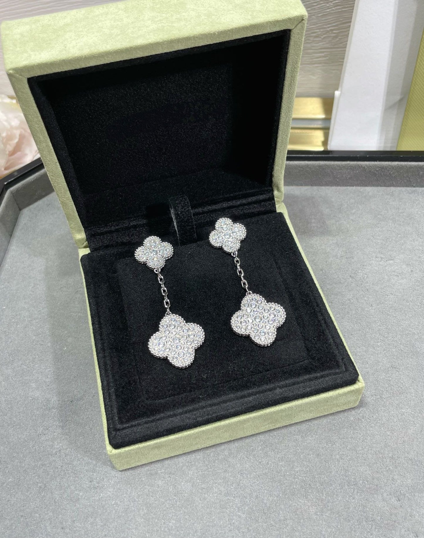 [LUXE]CLOVER 2 MOTIFS DIAMOND PAVED SILVER EARRINGS
