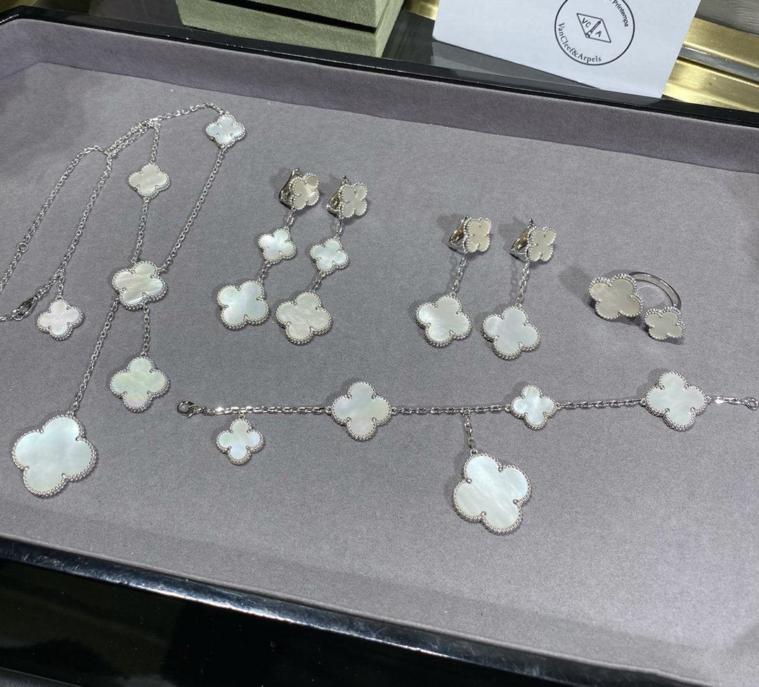 [LUXE]CLOVER 5 MOTIF WHITE MOP SILVER BRACELET