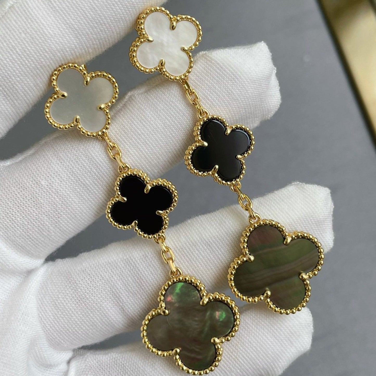 [LUXE]CLOVER 3 MOTIF MOP ONYX DARK MOP PINK GOLD EARRINGS