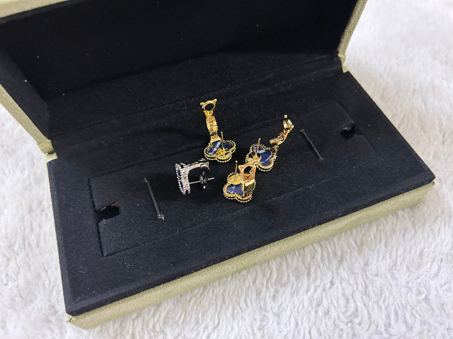 [LUXE]CLOVER PIETERSITE MEDIUM STUD EARRINGS