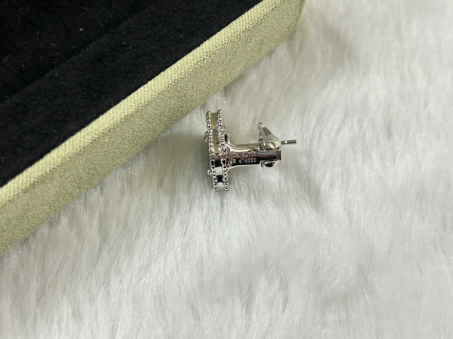 [LUXE]CLOVER PIETERSITE MEDIUM STUD EARRINGS