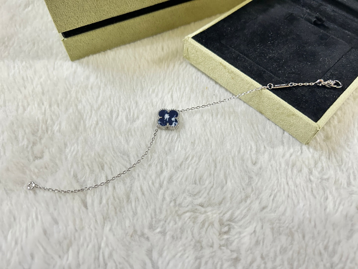 [LUXE]CLOVER 1 MOTIF PIETERSITE BRACELET