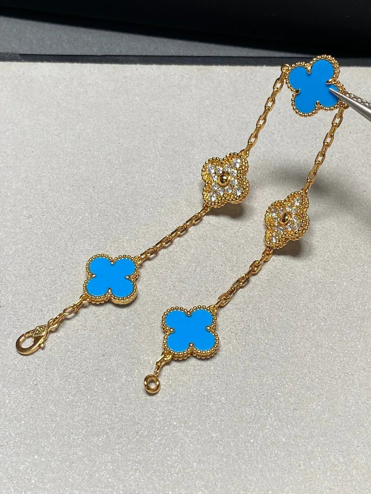 [LUXE] CLOVER 5 MOTIF BLUE AGATE BRACELET COLLECTION