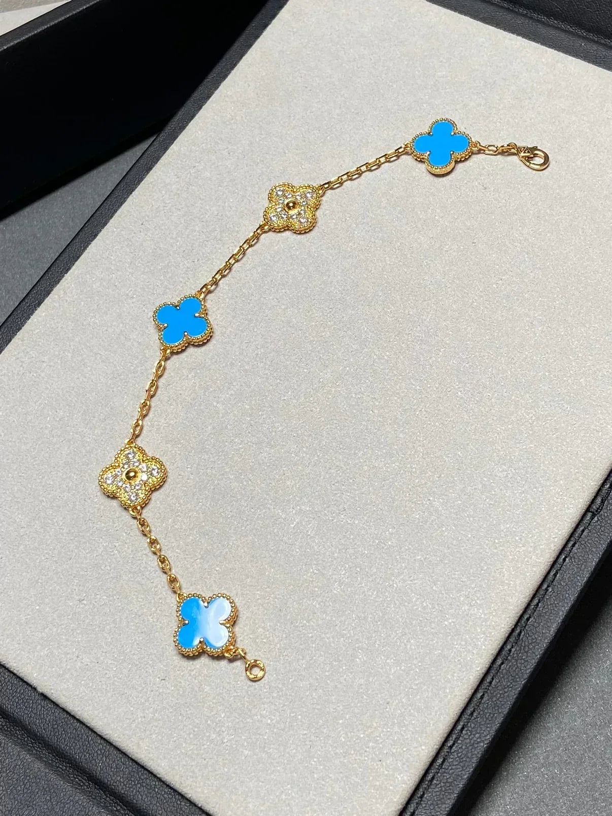 [LUXE] CLOVER 5 MOTIF BLUE AGATE BRACELET COLLECTION