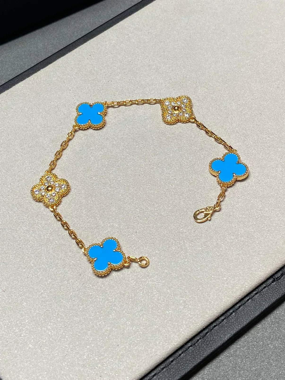 [LUXE] CLOVER 5 MOTIF BLUE AGATE BRACELET COLLECTION