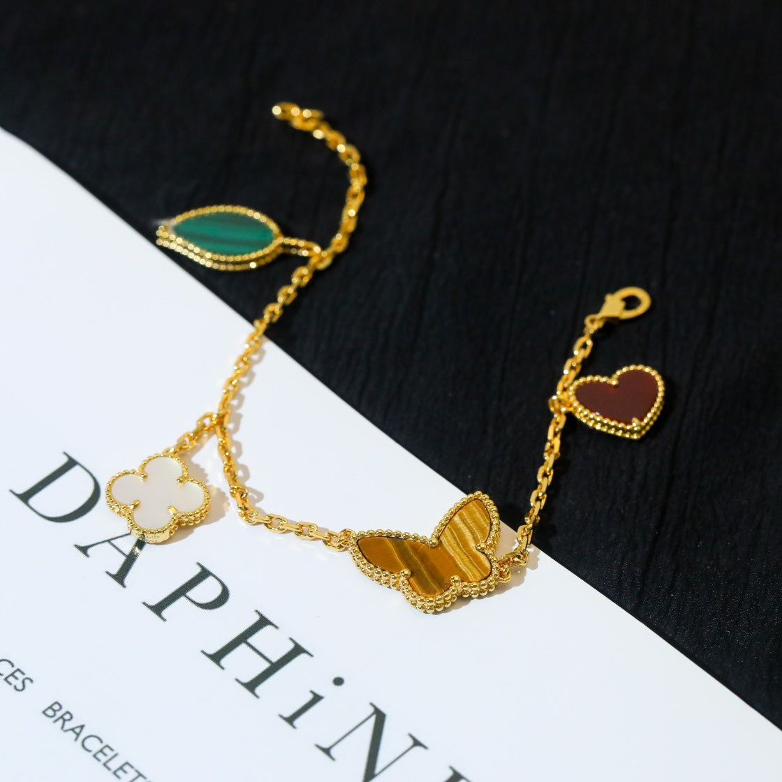 [LUXE]LUCKY SPRING 5 MOTIF GOLD BRACELET