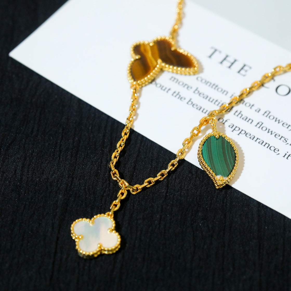 [LUXE]LUCKY SPRING 5 MOTIF GOLD BRACELET
