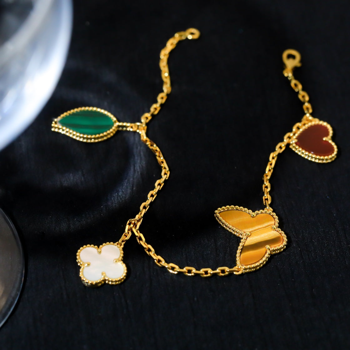 [LUXE]LUCKY SPRING 5 MOTIF GOLD BRACELET
