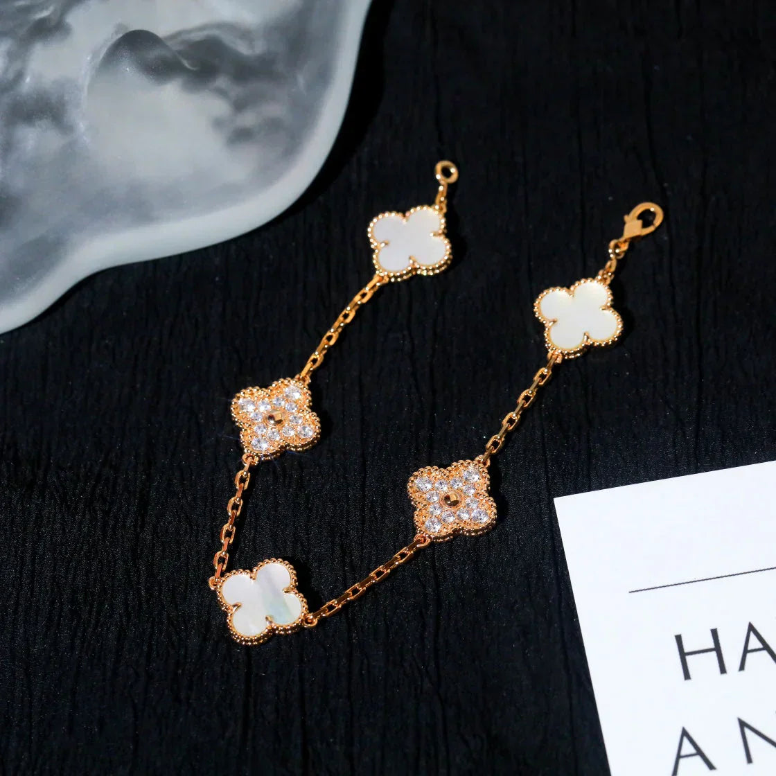 [LUXE]CLOVER WHITE PEARL MOP 5 MOTIF BRACELET COLLECTION