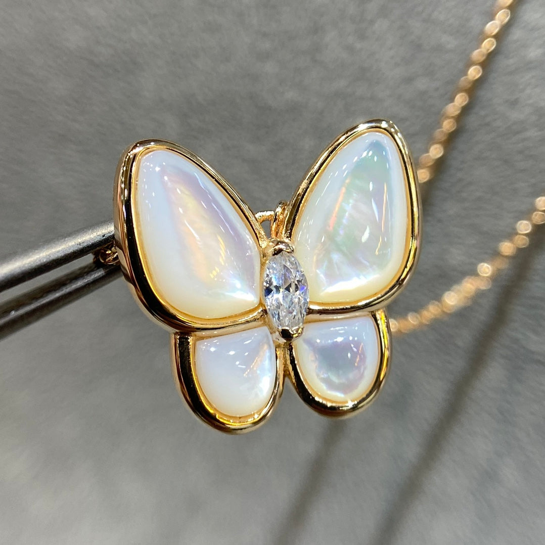[LUXE]BUTTERFLY MOP DIAMOND NECKLACE