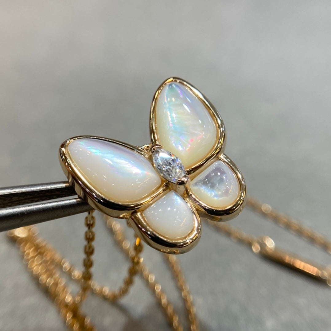 [LUXE]BUTTERFLY MOP DIAMOND NECKLACE