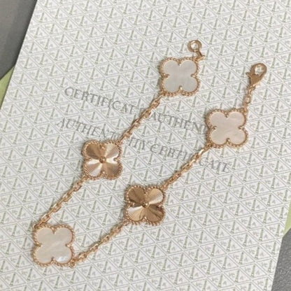 [LUXE]CLOVER WHITE PEARL MOP 5 MOTIF BRACELET COLLECTION