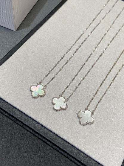[LUXE]CLOVER MEDIUM SILVER WHITE MOP NECKLACE